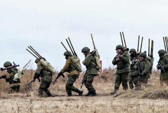   Военнослужащие ВС РФ