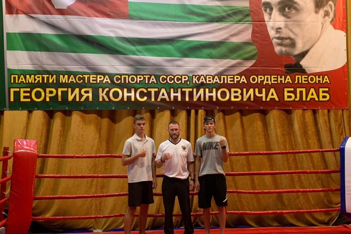 Обладателями наград на ринге в Пицунде стали Игорь Фролов и Георгий Качурин.
