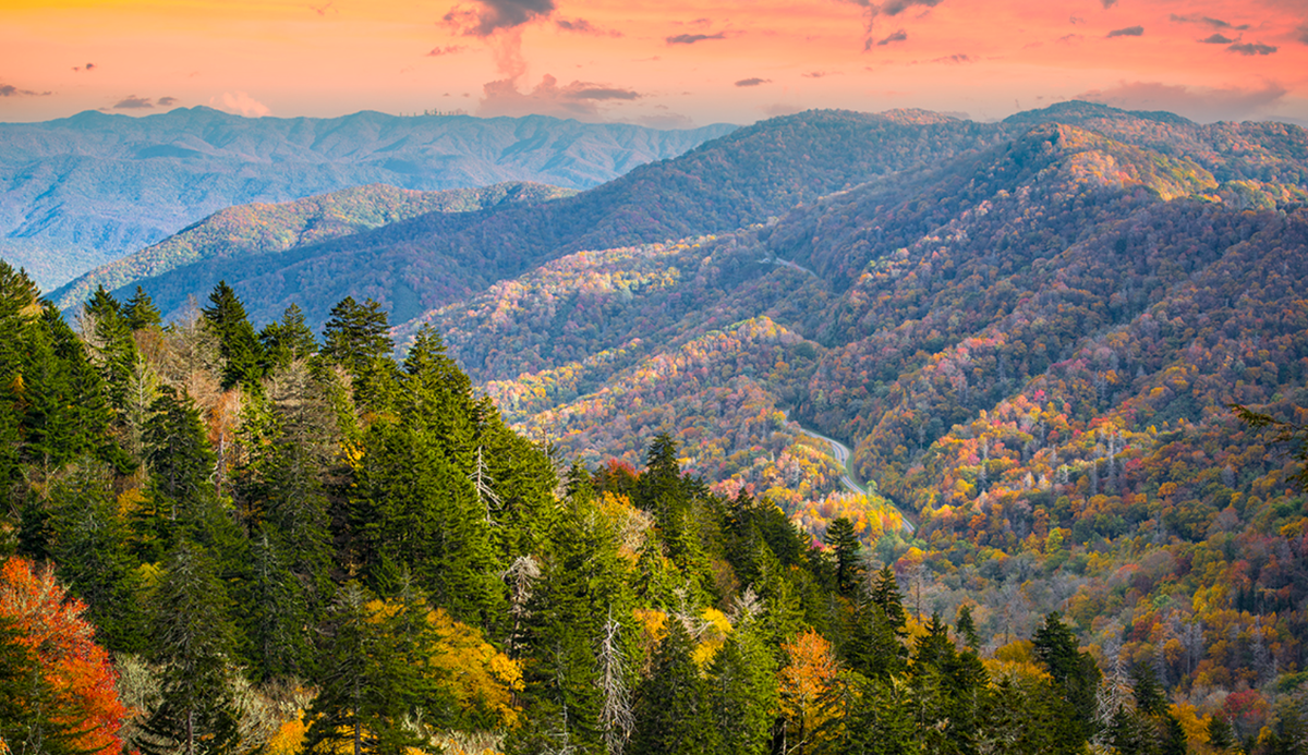 Great smoky mountains. The great smoky. Горы смоки маунтинс. Горы смоки маунтинс. The great smoky.