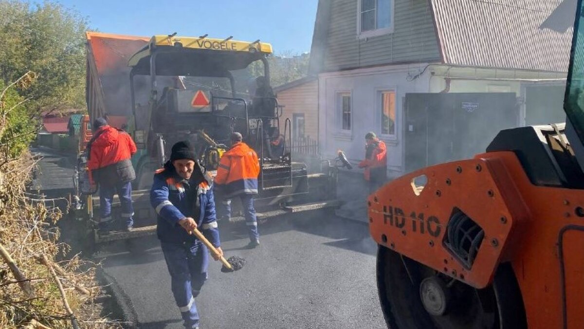    В Курске продолжается ремонт дороги на улице Никитской