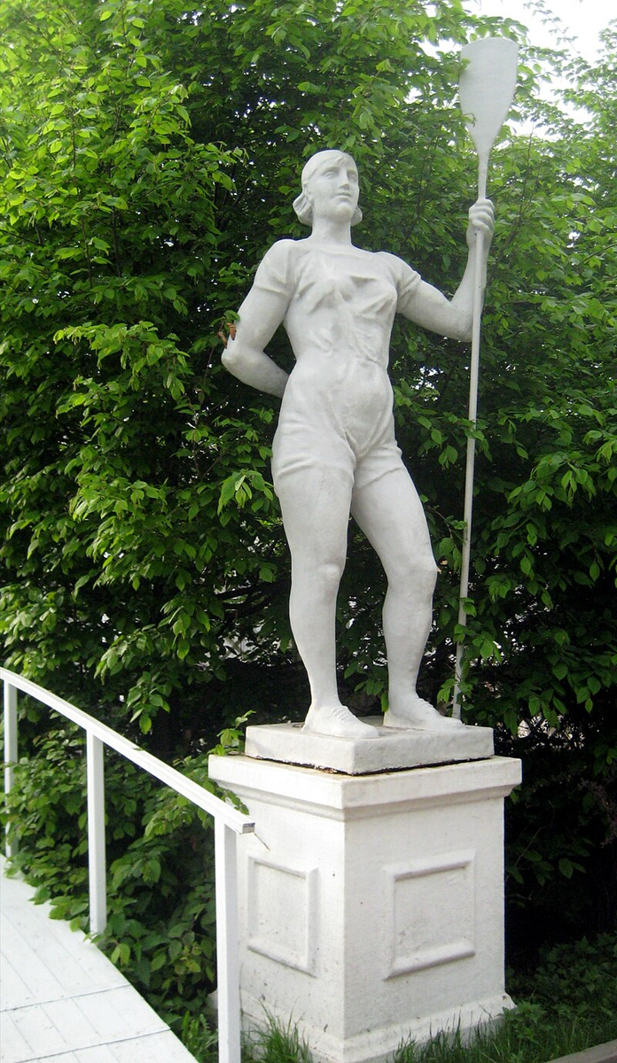 Девушка с веслом Шадр 1935