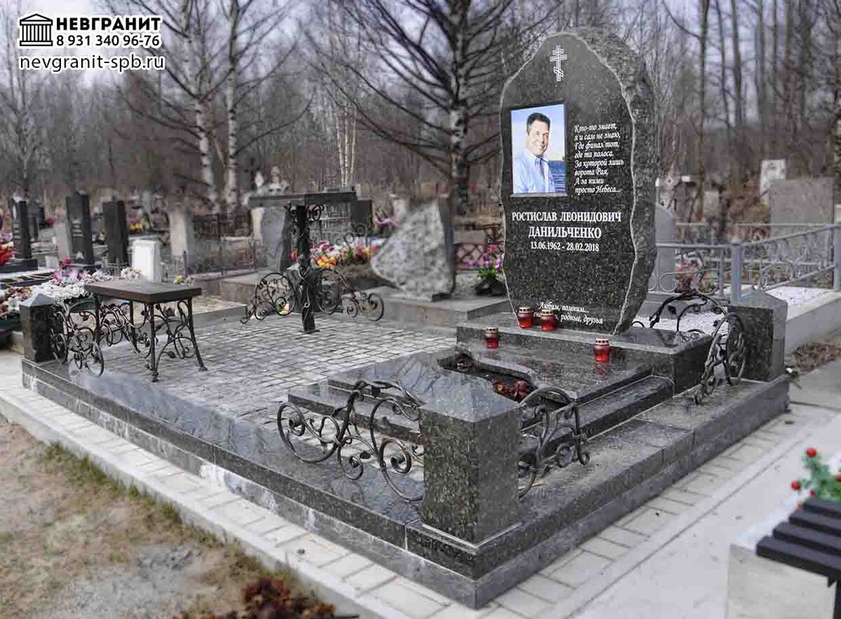 гранитный комплекс из балтик-грина
