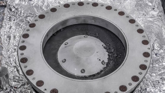    NASA впервые показало грунт астероида Бенну, где нашли следы воды Роман Захаров