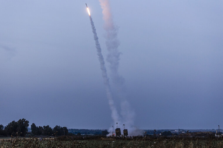    Посольство Израиля в РФ сообщило, что Ливан устроил атаку по израильским городам, расположенным на севере страны