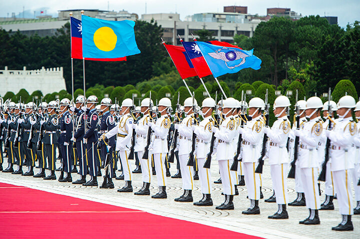 США ОБЕЩАЮТ ТАЙВАНЮ ВСЯЧЕСКУЮ ПОДДЕРЖКУ В ПРОТИВОСТОЯНИИ С КИТАЕМ, РАЗДУВАЯ ЭТОТ ЗАСТАРЕЛЫЙ КОНФЛИКТ. ФОТО: WIKTOR DABKOWSKI/GLОBALLООKPRЕSS