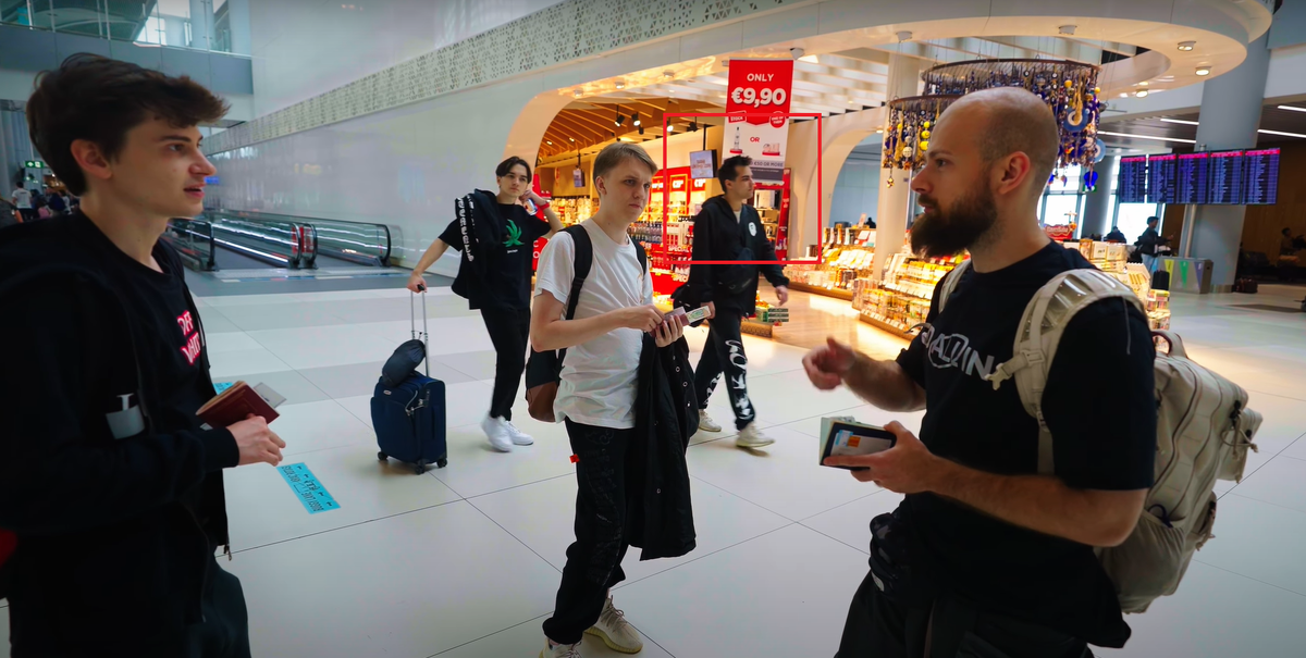     Момент из нового ролика на канале KD ALL IN