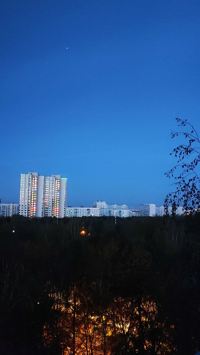 Так выглядит рассвет на западе. Звезду видите? 