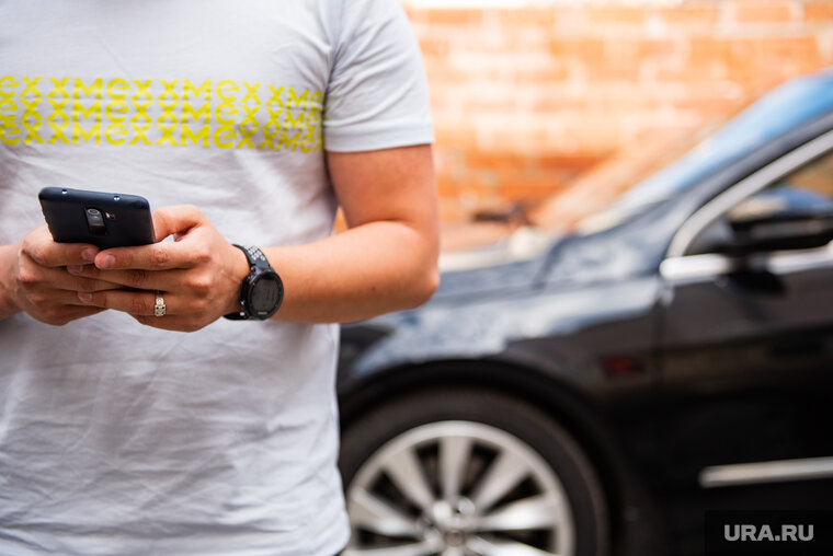    Мобильные сервисы позволяли осуществлять дистанционный запуск и прогрев автомобиля