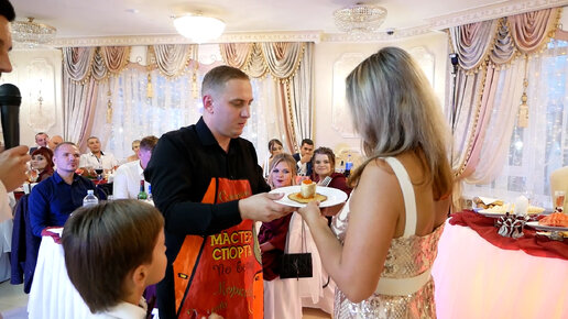 Жених на свадьбе печёт блины для тёщи.Крутой танцевальный конкурс. ведущий Саша Виндс.