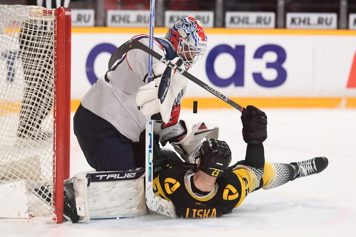    Работы у вратаря нижегородцев Ивана Кульбакова было достаточно Дмитрий Витюгов
