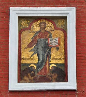 Восстановленная икона Спаса Смоленского на Спасской башне Кремля. 2010г.