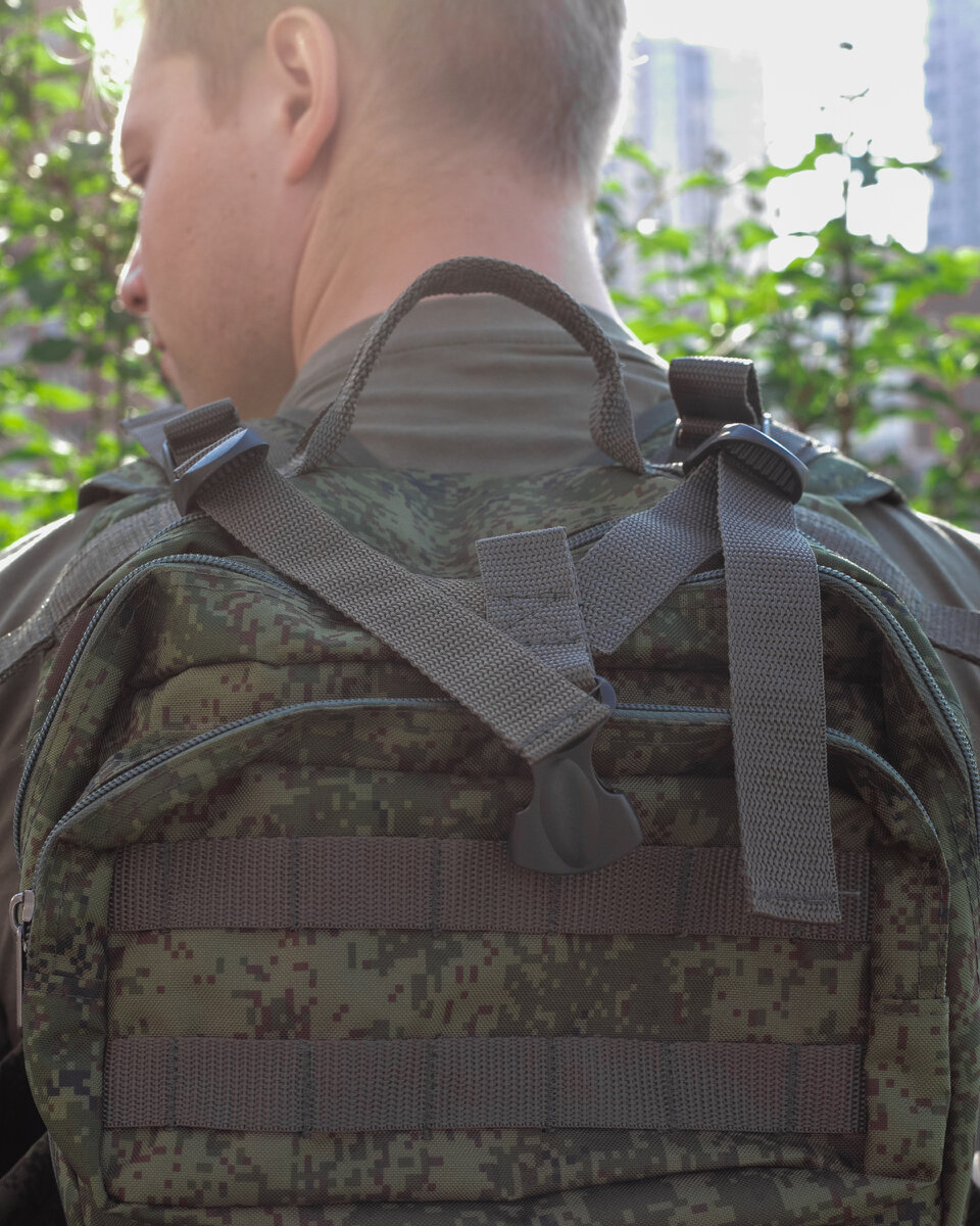 У мужчин и женщин разная анатомия, поэтому лучшие производители рюкзаков учитывают это при создании конструкции. Подбирается оптимальный центр тяжести, что рюкзак комфортно сидел, не оказывал лишнего давления на позвоночник.