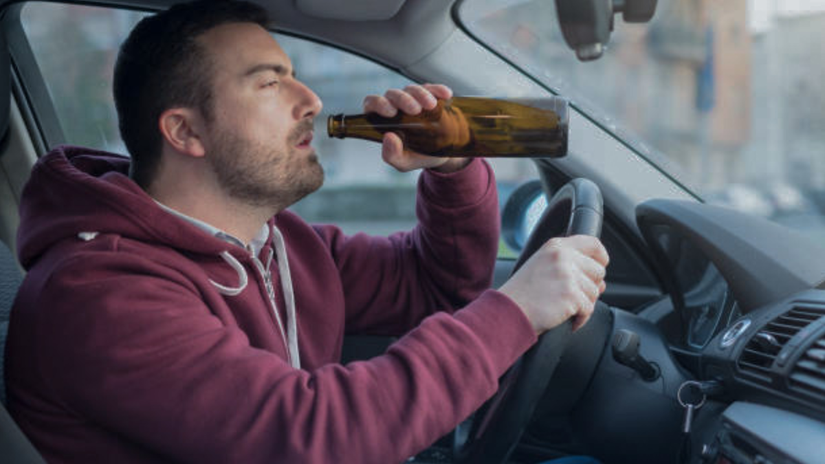  Вопрос о том, когда можно садиться за руль после употребления алкоголя, является очень важным и актуальным.-2