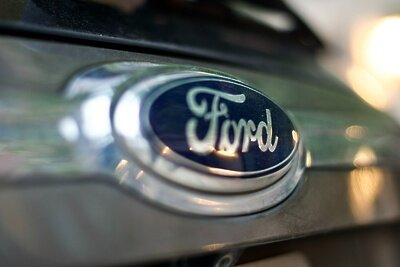    Ford Motors ©Dan Dennis Unsplash.com