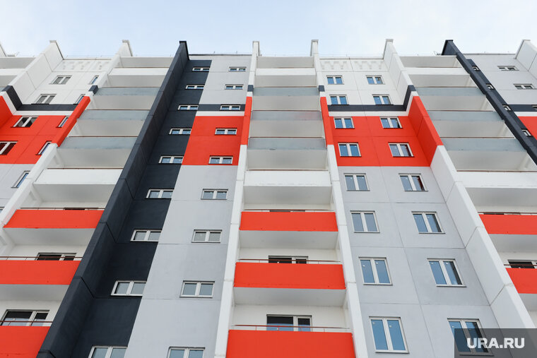    Губернаторская комиссия по защите прав дольщиков планирует до конца года помочь пострадавшим от недобросовестных застройщиков