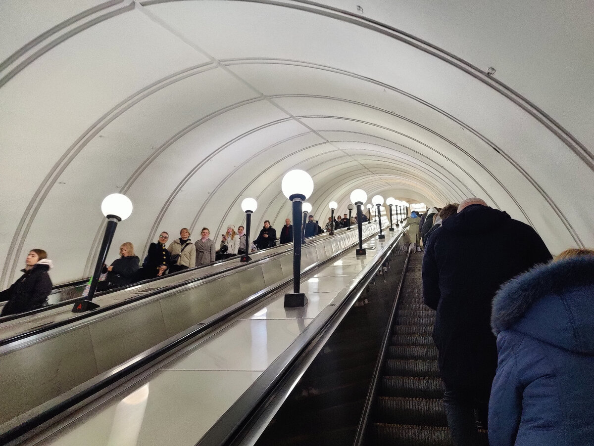 Длинный эскалатор