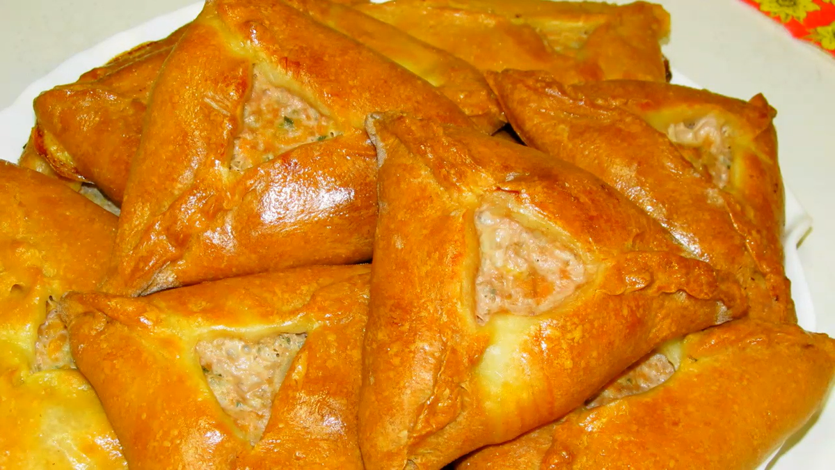 Сочность этой выпечке придаёт этот овощ. 