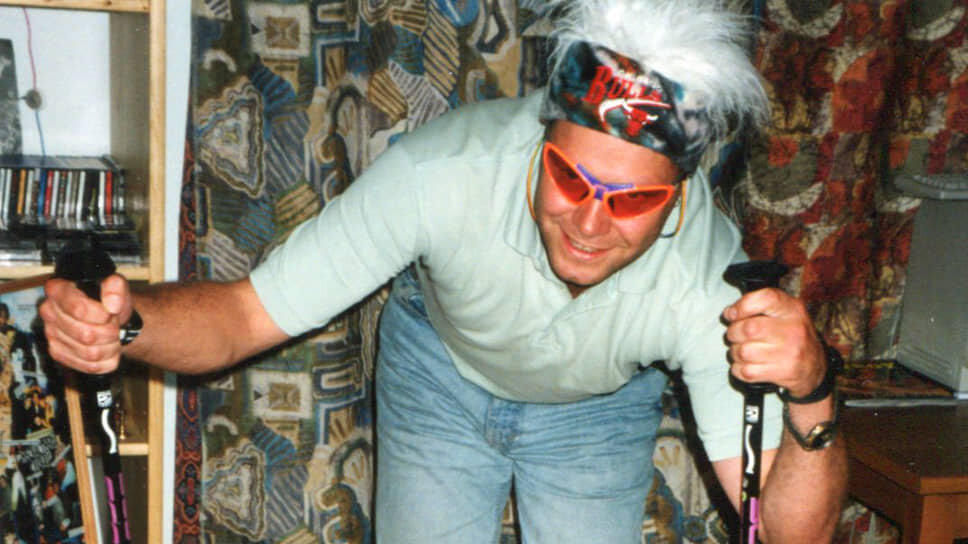    В 1994 году «Несчастный случай» выпустил первый альбом «Троды плудов». Пластинку положительно встретили слушатели и критики, издание New Hot Rock назвало ее лучшей за 1994 год. До сих пор на концертах группы поклонники периодически просят исполнить песни из этого альбома. С тех пор группа выпустила еще десять альбомов Фотоархив журнала «Огонёк» / Коммерсантъ