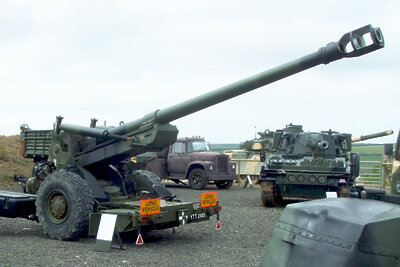   Гаубица FH‑70 ©Hugh Llewelyn Wikipedia.org