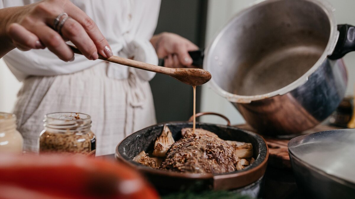    Рецепт шефа, как запечь говяжий язык© Unsplash / Vitor Monthay