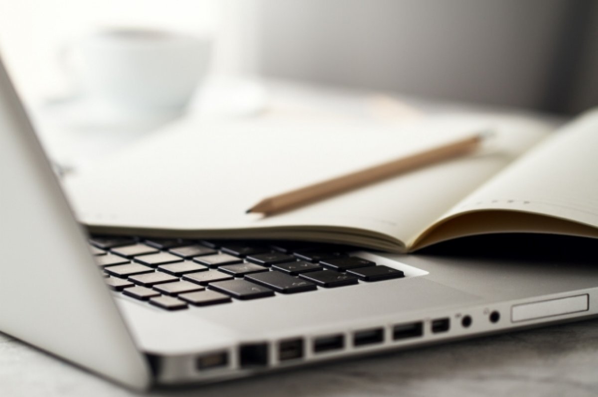    Житель Новосибирска с неразвитыми руками делает вдохновляющие кадры