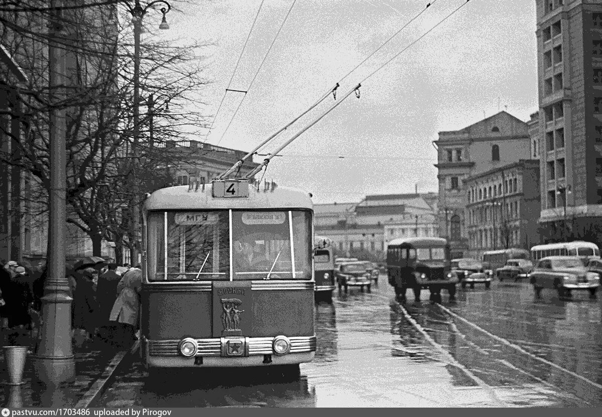 Оказывается, раньше по ВДНХ можно было ездить на троллейбусах: таких в  городе больше нигде не было | О Москве нескучно | Дзен