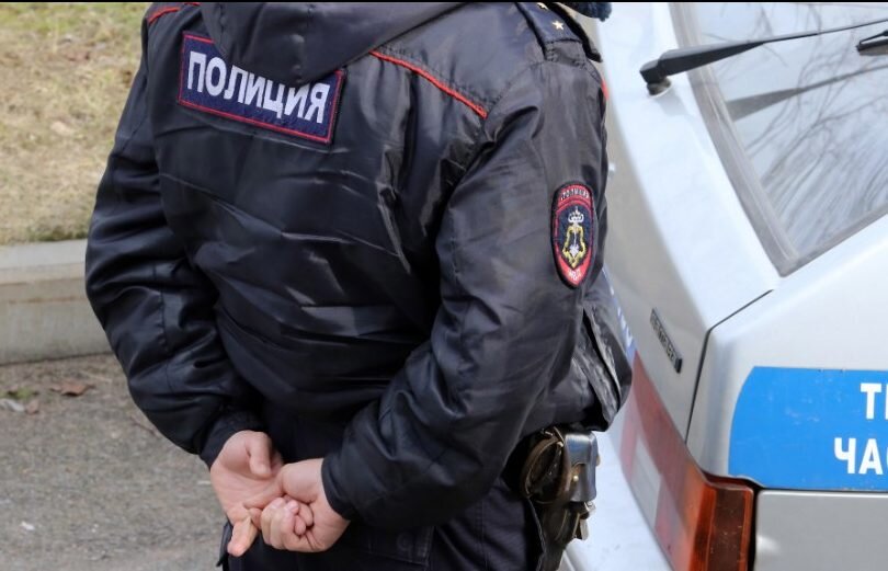    Полицейские задержали онаниста на Будапештской улице. Фото: Baltphoto/Андрей Пронин