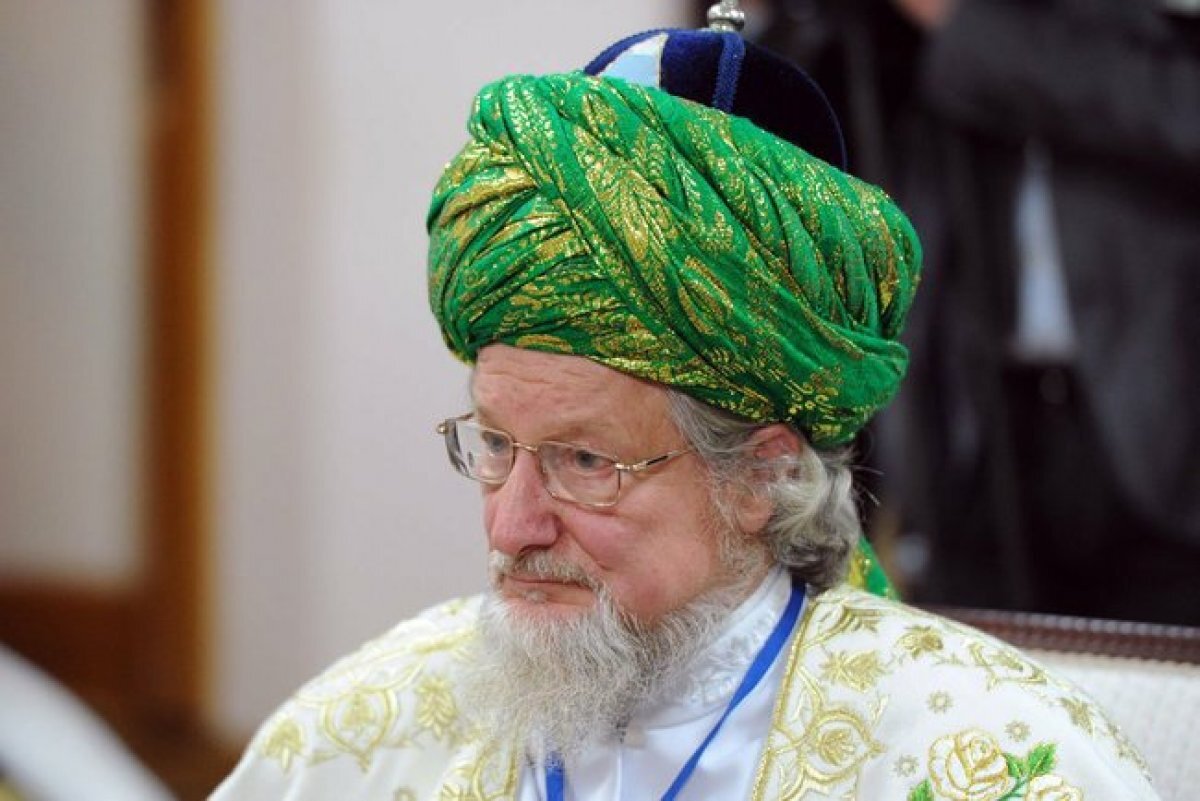    Радий Хабиров поздравил верховного муфтия Талгата Таджуддина с 75-летием