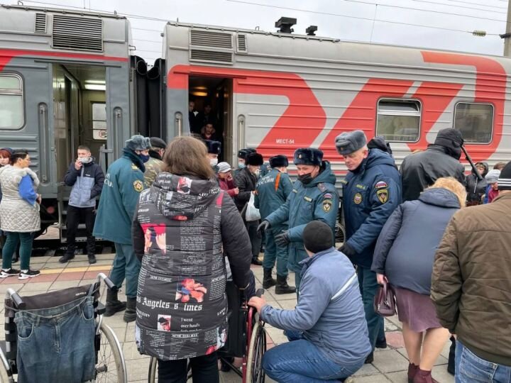 К гражданам стали применять статьи УК за распространение чужих фото в Сети - Российская газета