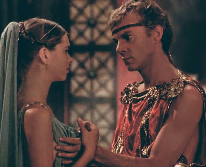Кадр из фильма «Калигула» 1977г.