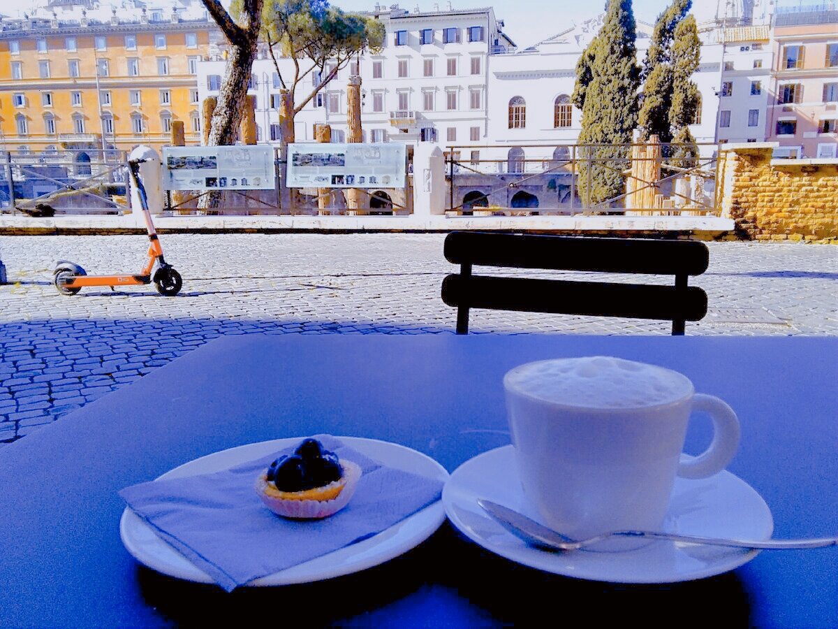 Рим, фото автора. Когда-то на этом месте простиралось Марсово поле, где, по легенде, во время солнечного затмения исчез в вихре первый царь Рима Ромул.