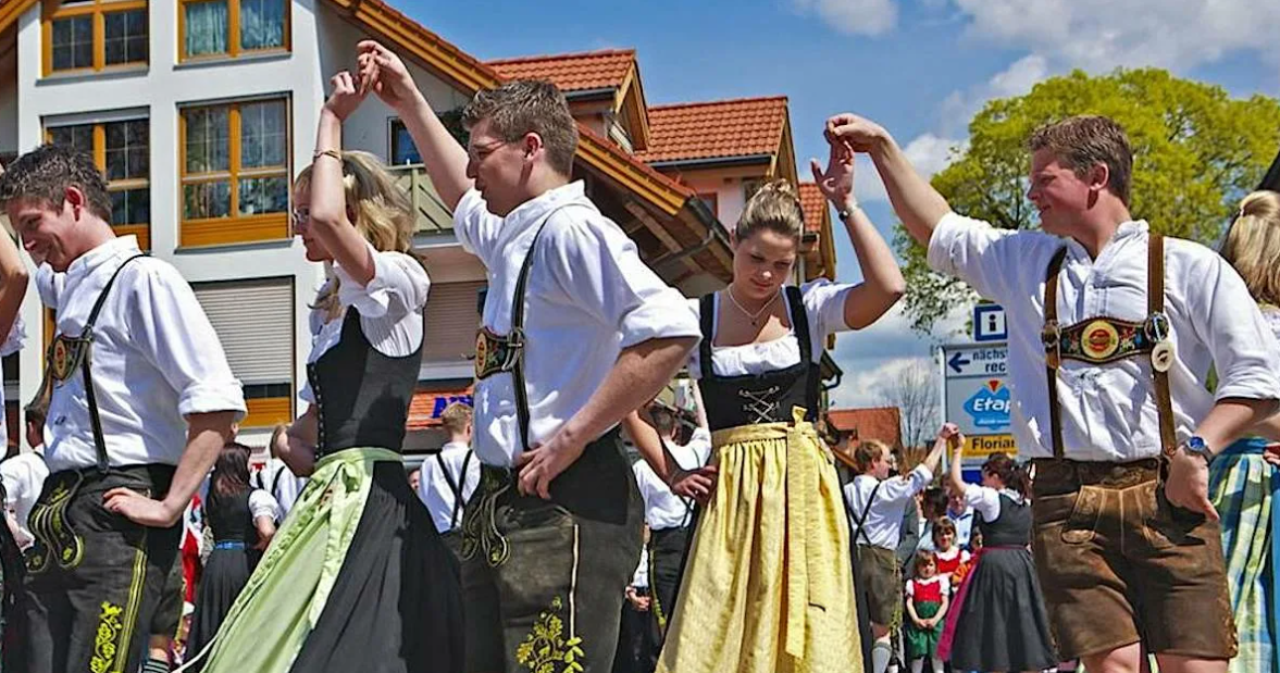 Какой народ в германии. Германия люди. Традиции Германии. Традиции жителей Германии. Немцы нация.