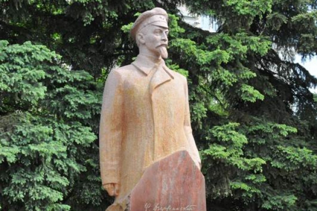    В Пензе памятник Дзержинскому предлагают перенести поближе к УФСБ региона