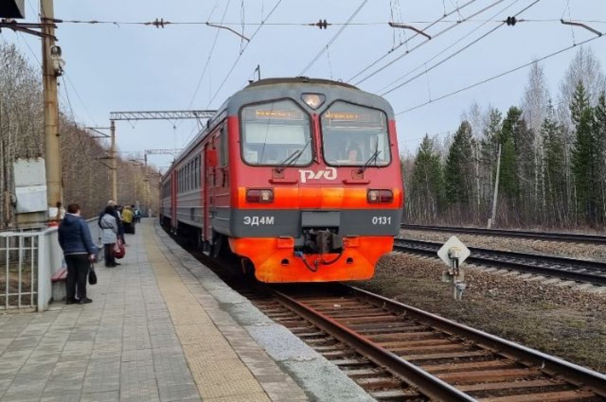    На СвЖД с 16 октября начнет действовать зимний график движения электричек
