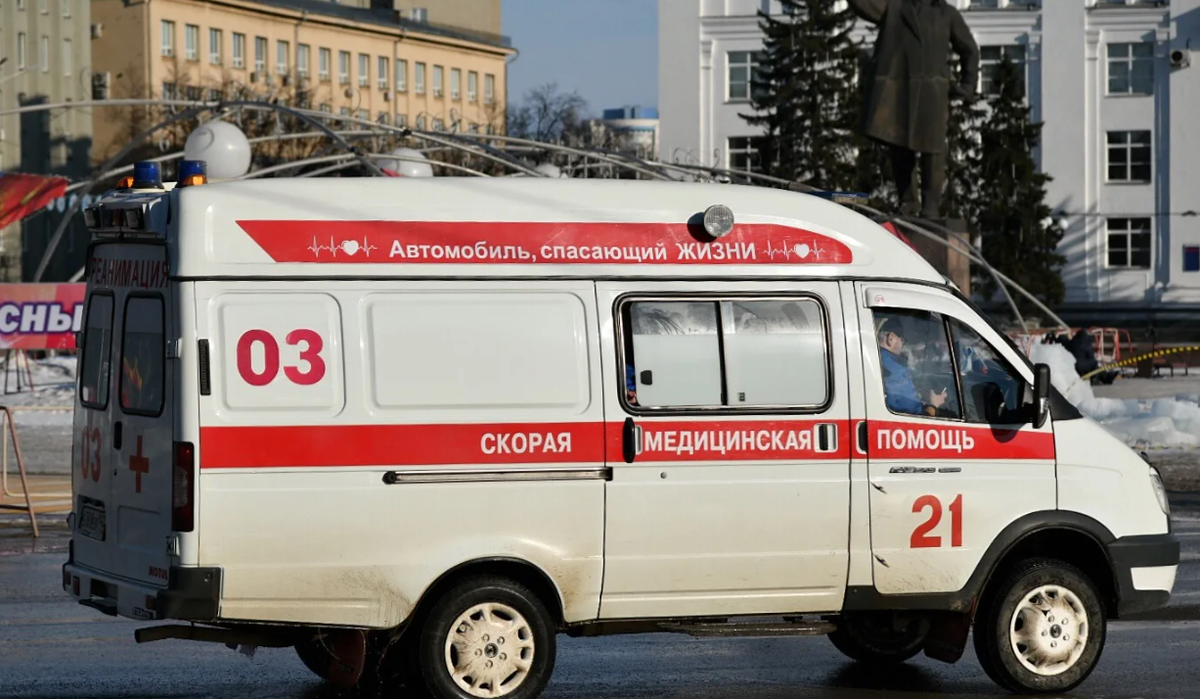 Спасите машина. Вызов скорой помощи. Вызвать скорую медицинскую помощь. Вызывание скорой помощи.