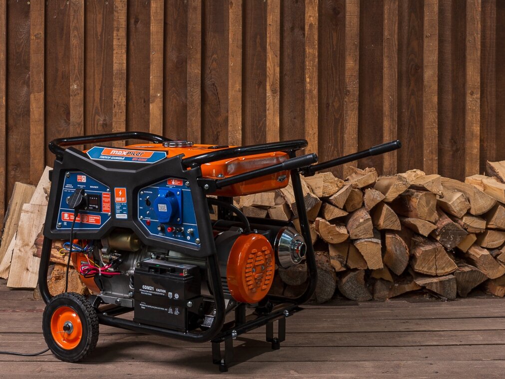 Генератор бензиновый MAXPILER MPG-6500CE мощностью до 6,5 кВт.