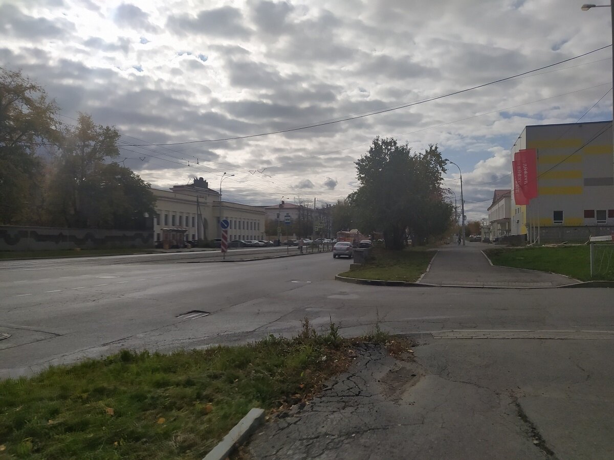 Улица Фронтовых бригад (Екатеринбург)