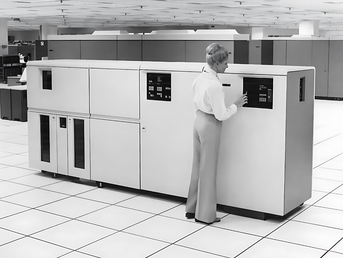 Являющимся прообраз. Принтер IBM 1980. Первый лазерный принтер Xerox 9700. Принтер IBM 1990. Принтер IBM 3 1990.