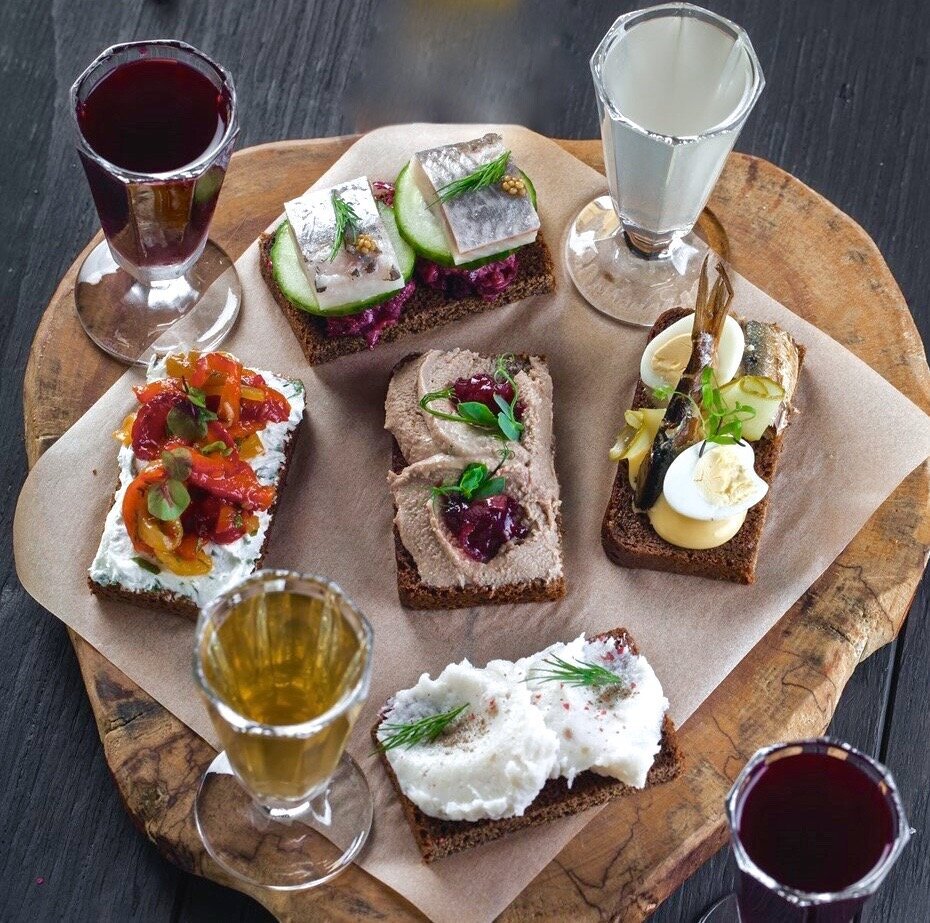 Современная подача в рюмочных