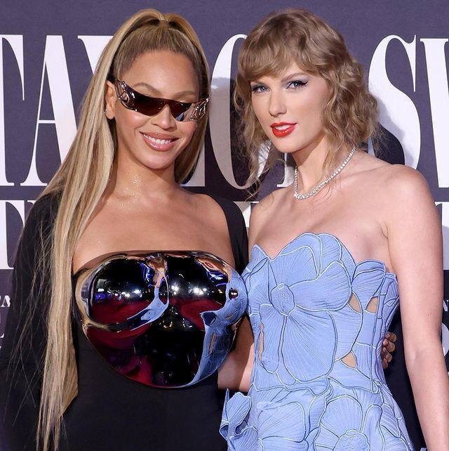 Фото от 12.10.2023 с премьеры фильма Тейлор Свифт. Кто на фото вызывает уважение?