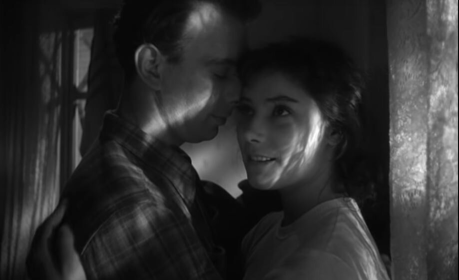 Кадры из фильма. Листайте карусель...