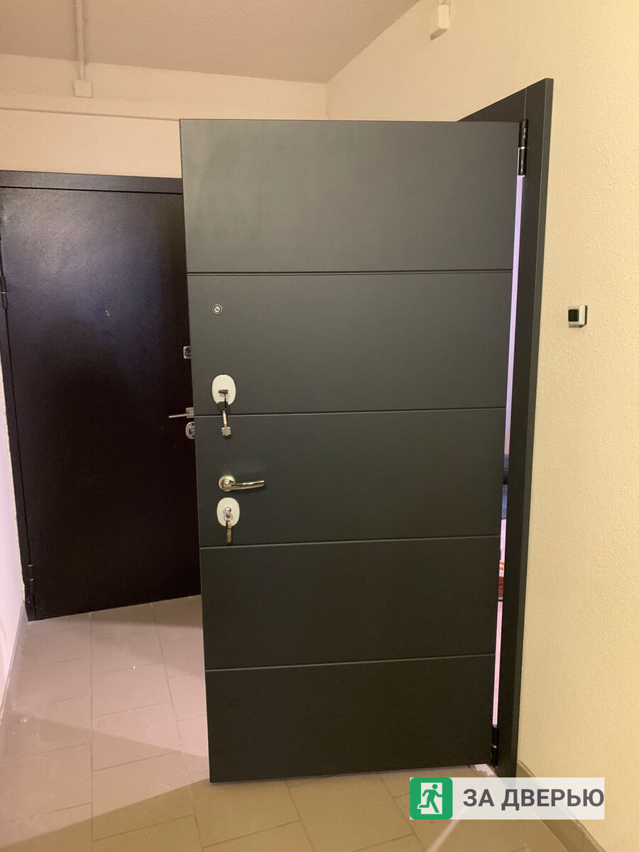 Дверь Portika R3-4П61 Graphite открыта