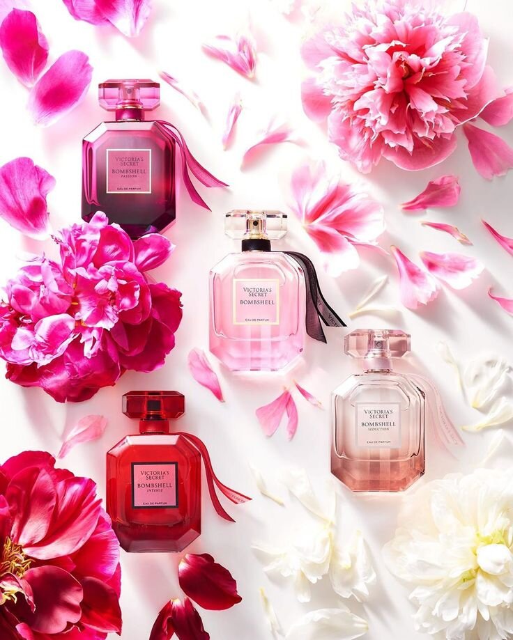 У аромата Victoria`s Secret Bombshell много фланкеров