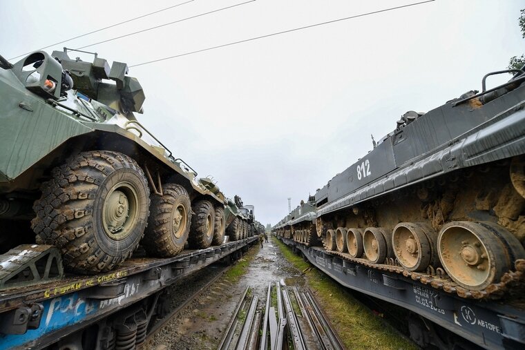    Россия продолжает военное сотрудничество с Киргизией, отметил Владимир Путин