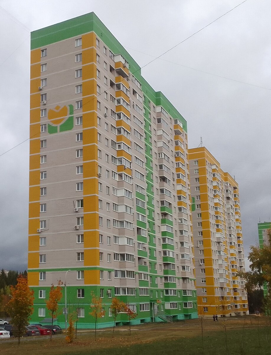 Друзья жили в соседних домах