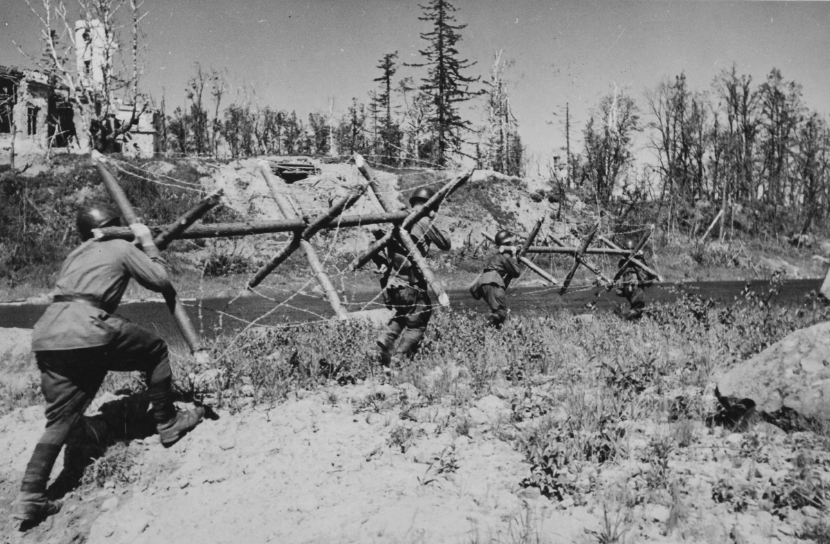 Июнь 1942. Битва за ржев. Битва за керчь 1941. Освобождение ржева в 1943. Сталинградская степь 1942.
