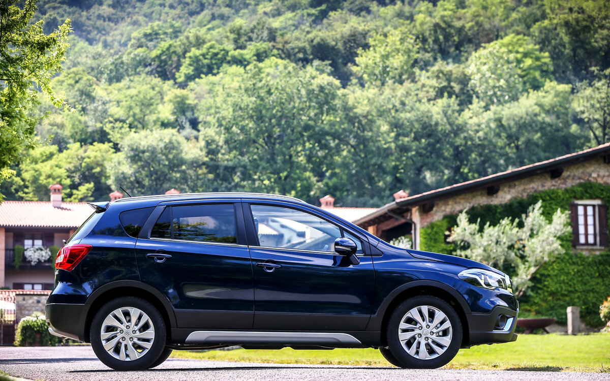 SUZUKI SX4 (фото из открытых интернет источников).