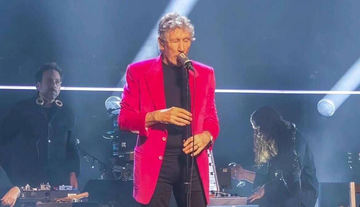 Роджер Вотерс воды на чужие мельницы не льет.