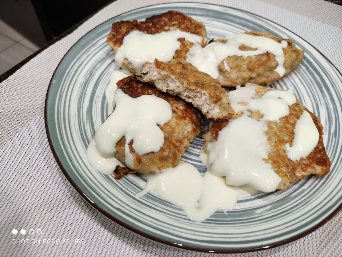 Творог и мясо (фарш) отличное сочетание! И в подтверждение этому, я сделала  ТВОРОЖНО-МЯСНЫЕ ОЛАДЬИ | Кето рецепты от Елены Караевской | Дзен