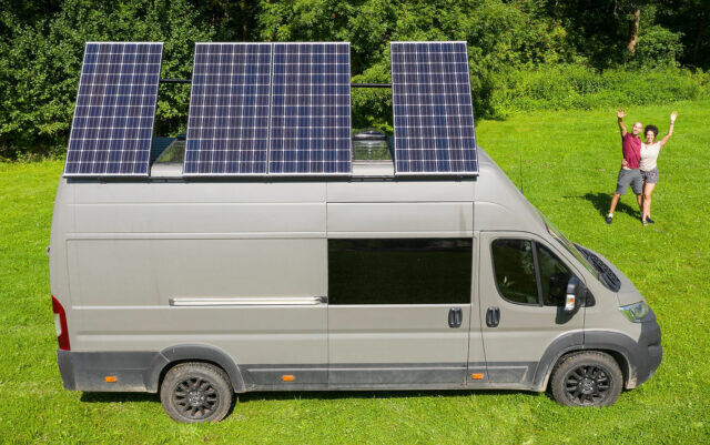 На создание этого производственного помещения на колесах ушло 3 года. (Изображение предоставлено: ladiandmargaret.com )